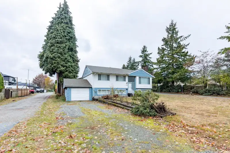 3141 YORK STREET - photo 4 of 37