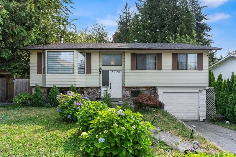 7976 TANAGER STREET - photo 1 of 30