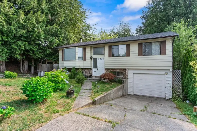 7976 TANAGER STREET - photo 2 of 30