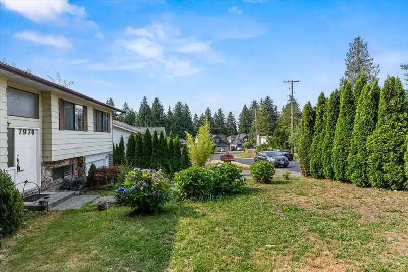 7976 TANAGER STREET - photo 3 of 30