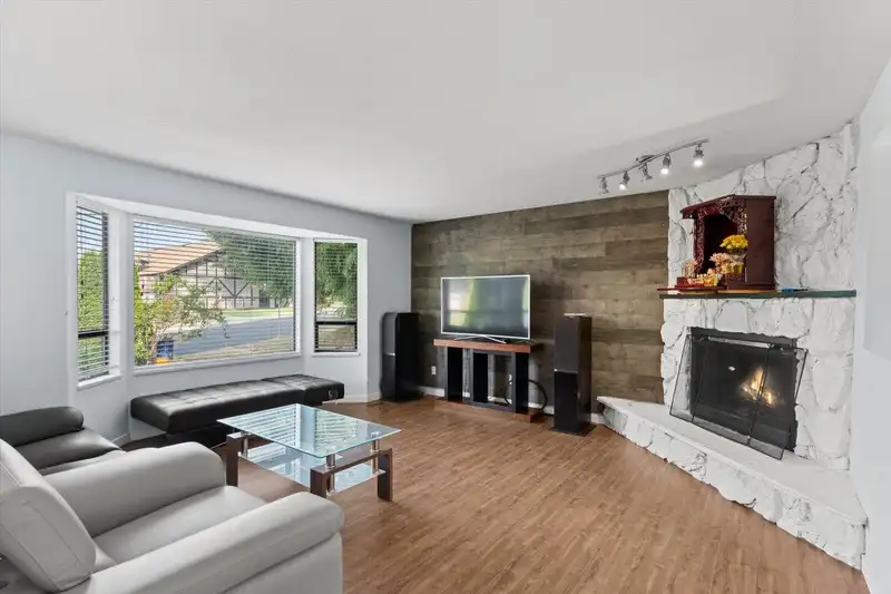7976 TANAGER STREET - photo 4 of 30