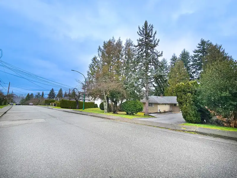 6128 MALVERN AVENUE - photo 3 of 22