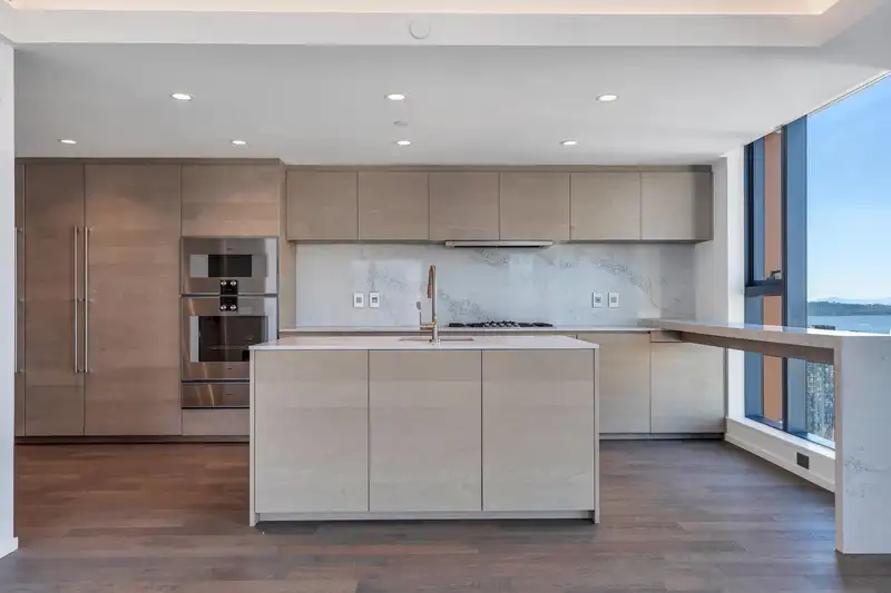 2402 1482 ROBSON STREET - photo 2 of 15