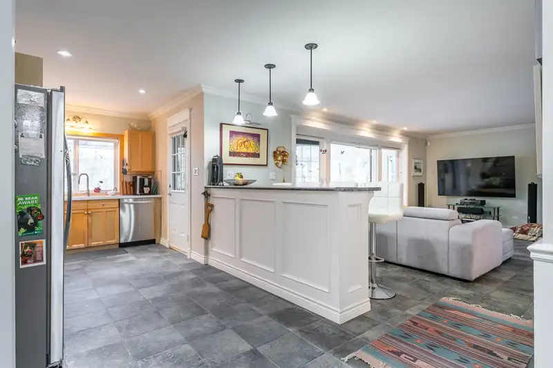 5823 HIGHFIELD DRIVE - photo 4 of 40