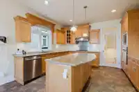 4188 BALACLAVA STREET - thumbnail 5