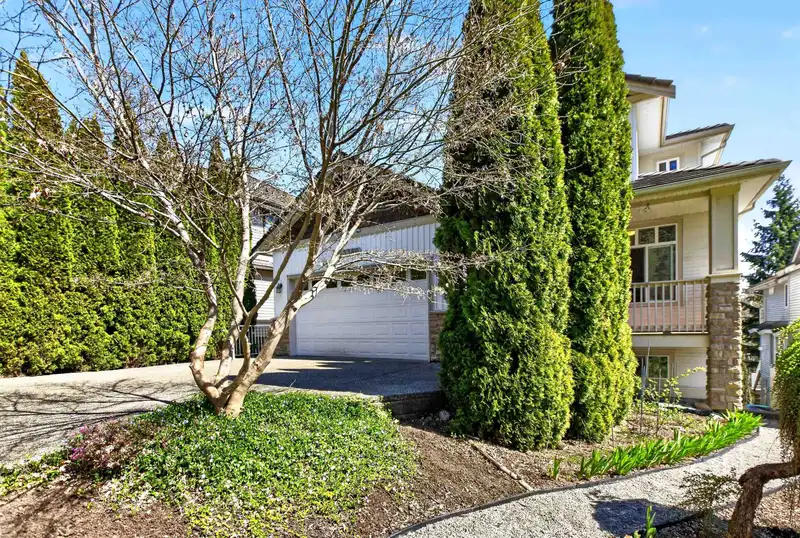 13380 MCCAULEY CRESCENT - photo 4 of 40
