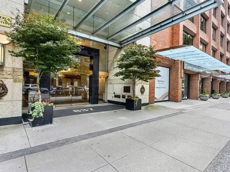 2005 837 W HASTINGS STREET - photo 2 of 19