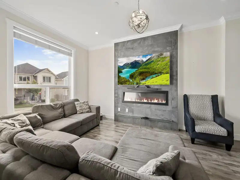 36051 EMILY CARR GREEN - photo 4 of 40