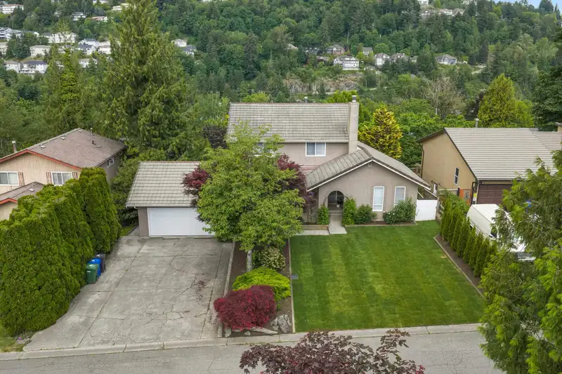 2238 OLYMPIA PLACE - photo 3 of 40
