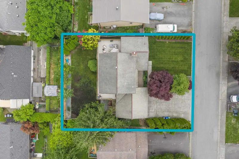 2238 OLYMPIA PLACE - photo 4 of 40