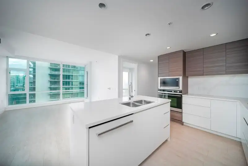 1006 6833 BUSWELL STREET - photo 3 of 35