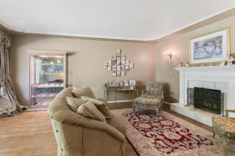 433 202ND STREET - photo 2 of 40