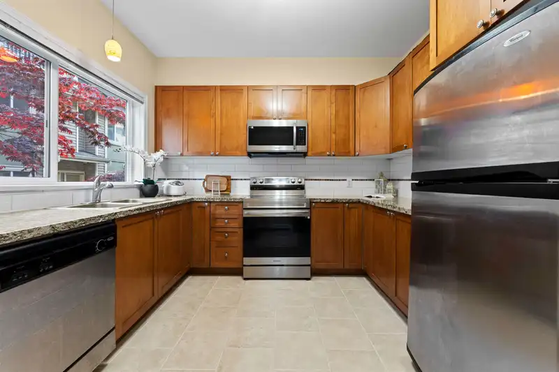 13 621 LANGSIDE AVENUE - photo 3 of 26