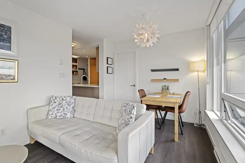 1602 5515 BOUNDARY ROAD - photo 4 of 28