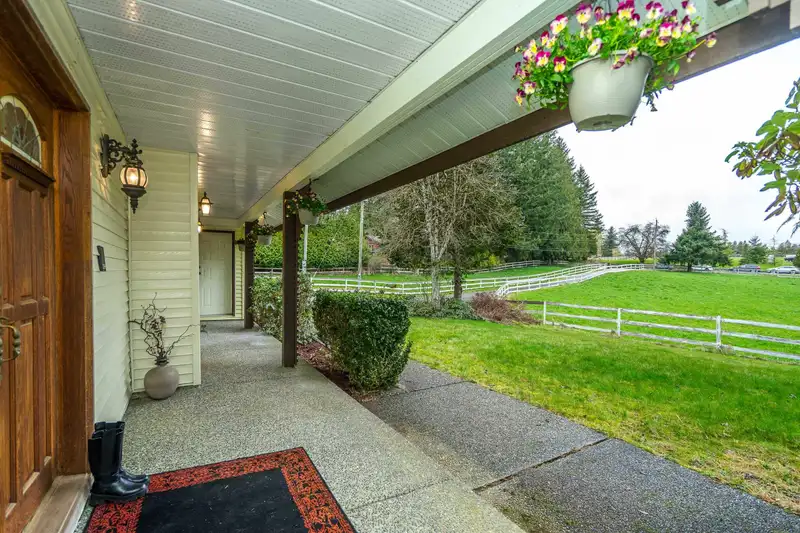 25120 28 AVENUE - photo 3 of 40