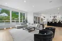 9075 164 STREET - thumbnail 1