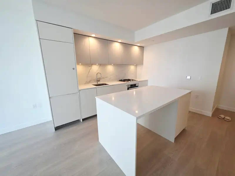 908 6537 TELFORD AVENUE - photo 4 of 20