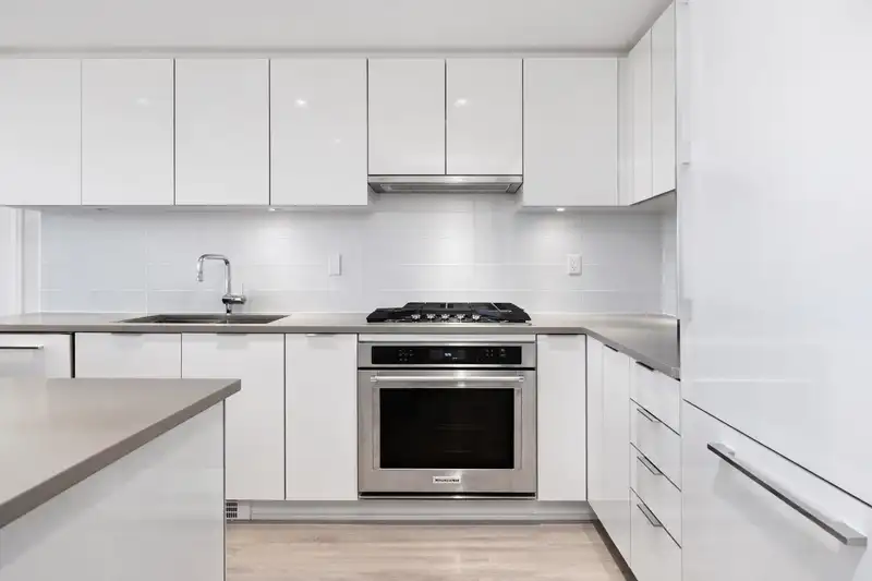606 2388 MADISON AVENUE - photo 4 of 15