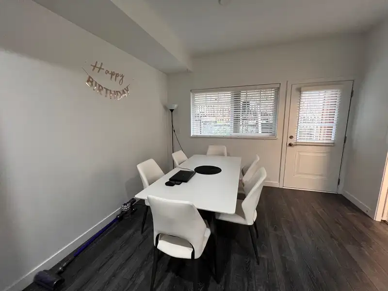 10 22810 113 AVENUE - photo 3 of 8