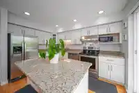 1 16388 85 AVENUE - thumbnail 4