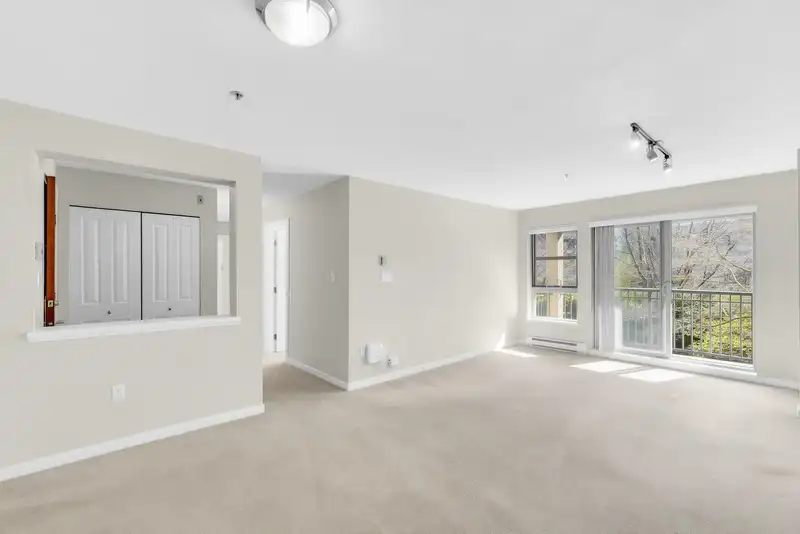 5204 5111 GARDEN CITY ROAD - photo 3 of 35
