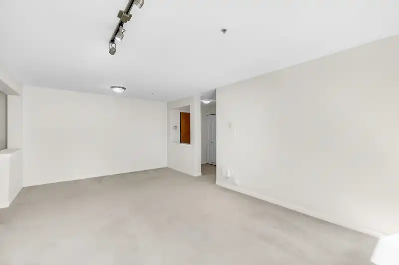 5204 5111 GARDEN CITY ROAD - photo 4 of 35