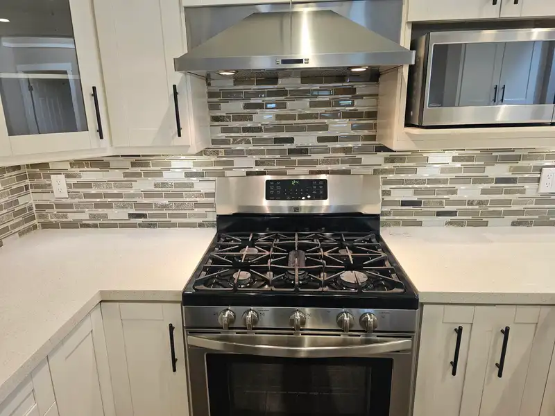 22 2989 TRAFALGAR STREET - photo 3 of 26