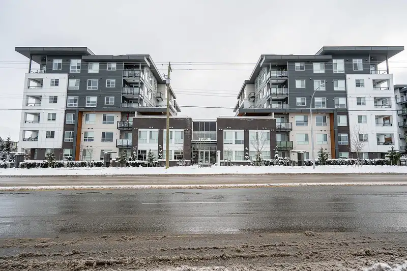 B104 20834 80 AVENUE - photo 2 of 40