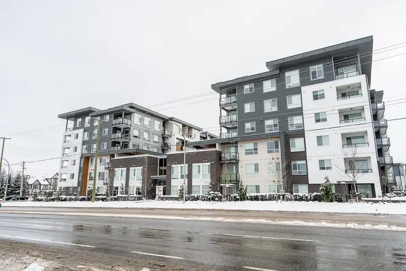 B104 20834 80 AVENUE - photo 3 of 40