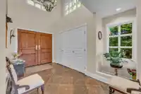 574 ST. ANDREWS PLACE - thumbnail 5