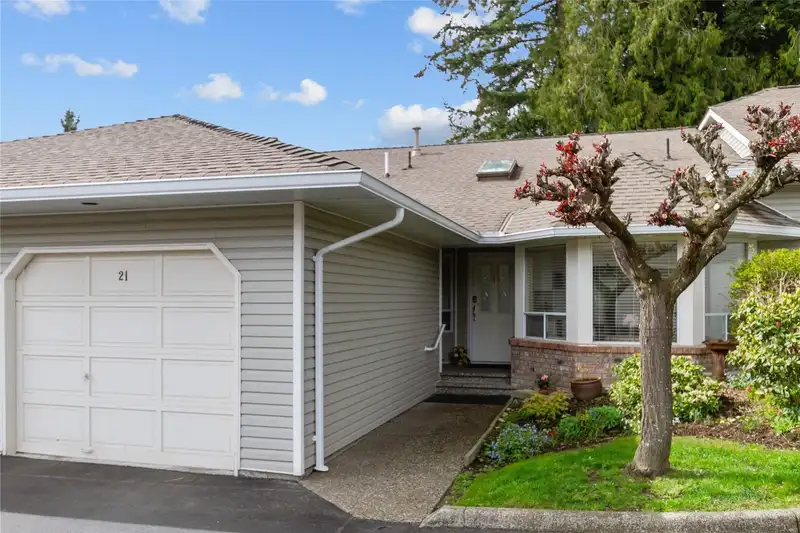 21 32615 MURRAY AVENUE - photo 1 of 28