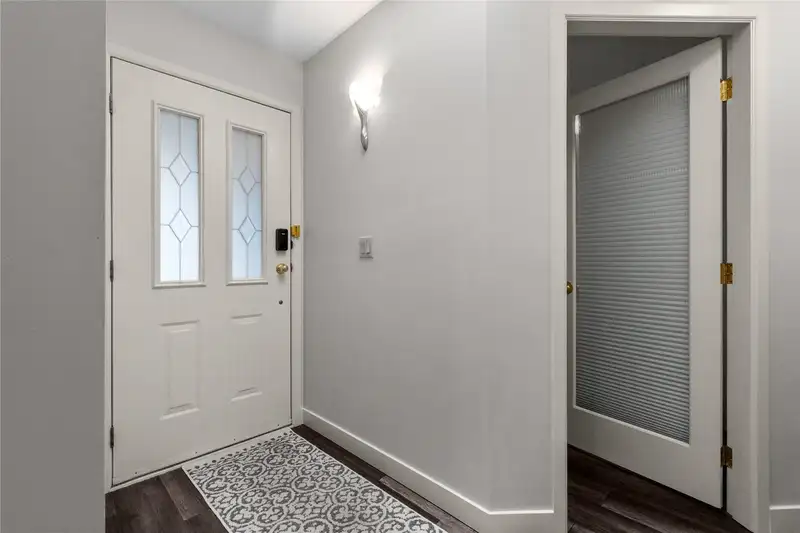 21 32615 MURRAY AVENUE - photo 2 of 28