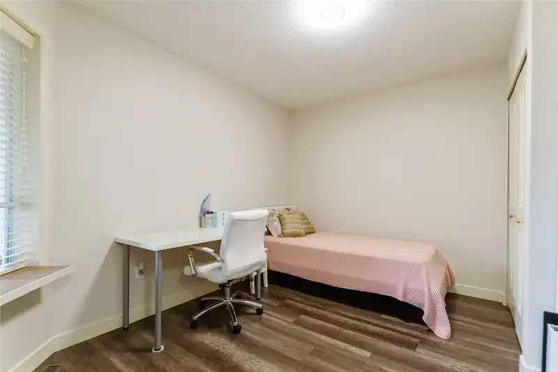 21 32615 MURRAY AVENUE - photo 4 of 28