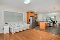 10 7060 BRIDGE STREET - thumbnail 12