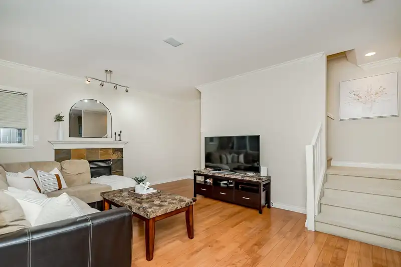 10 7060 BRIDGE STREET - photo 4 of 40