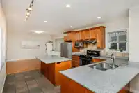 10 7060 BRIDGE STREET - thumbnail 7