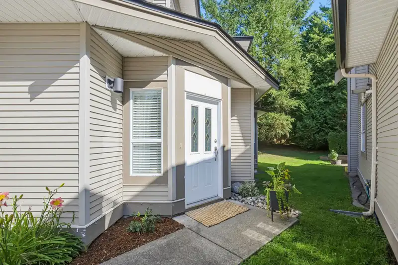 73 20881 87 AVENUE - photo 3 of 40