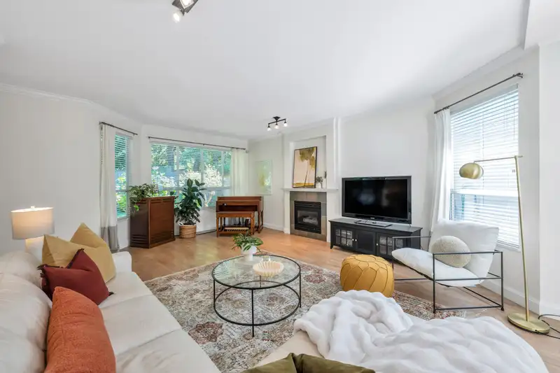 73 20881 87 AVENUE - photo 4 of 40