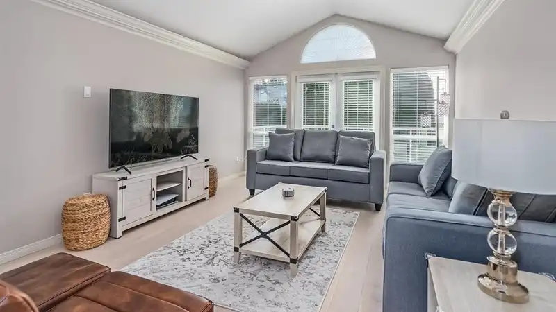 2389 ORCHARD PLACE - photo 4 of 39