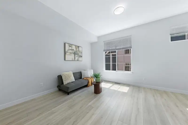 140 20180 84 AVENUE - photo 3 of 13