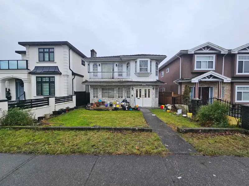 912 E 57TH AVENUE - photo 2 of 4