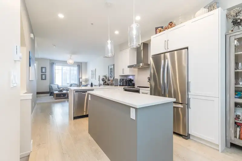 75 20498 82 AVENUE - photo 3 of 38