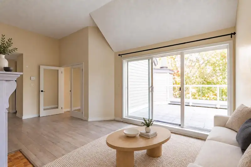 306 5025 SANDERS STREET - photo 4 of 26