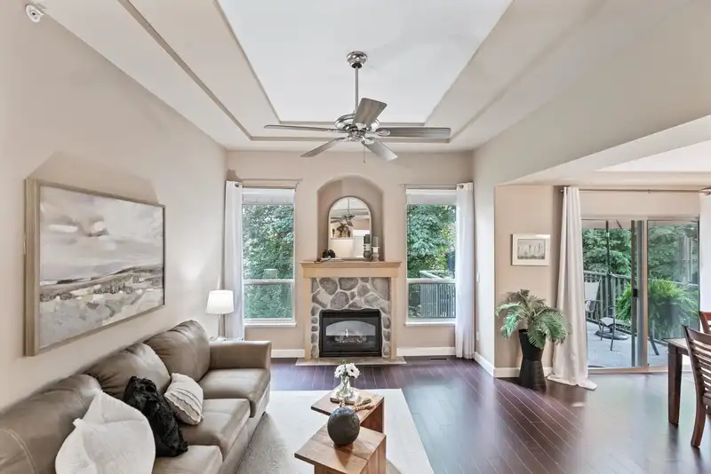 10 23281 KANAKA WAY - photo 4 of 37