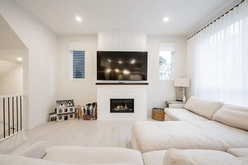 31567 MONTGOMERY PLACE - photo 2 of 40