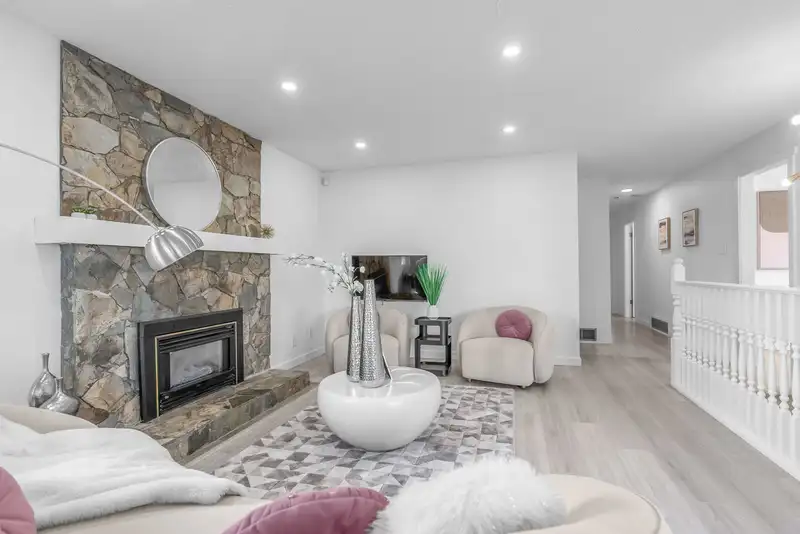 3515 RICHMOND STREET - photo 3 of 39