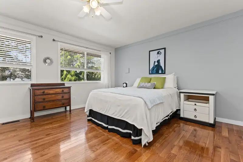 5677 185 STREET - photo 4 of 40