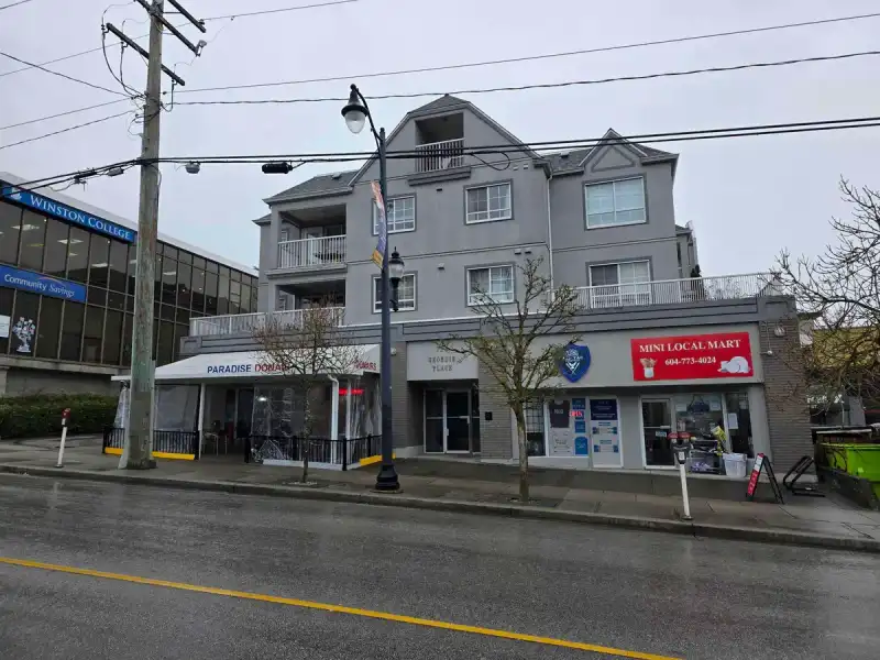 302 723 TWELFTH STREET - photo 1 of 13