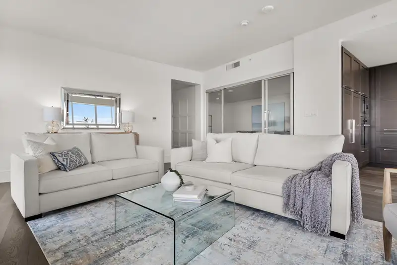 1701 1500 MARTIN STREET - photo 4 of 24