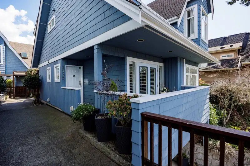 2530 WESTERN AVENUE - photo 4 of 40